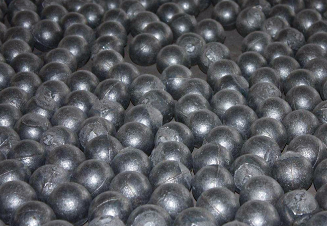 নাকাল বল কাস্ট